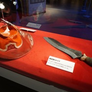 「モンスターハンター展」の内部に潜入!初代『MH』構想時の資料やUSJによる造形物などがビッシリ!