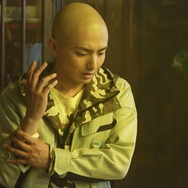 来月公開の「劇場版 零～ゼロ～」に、人気漫画「黒鷺死体宅配便」の唐津と槙野がコラボ出演