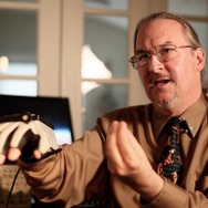 「パワーグローブ」の歴史に迫るドキュメンタリー映画がKickstarterに登場