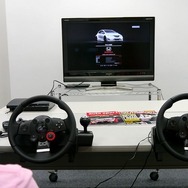 『GRID Autosport』で元レースクイーンと対戦！ 「桃んが」が編集部にやってきた