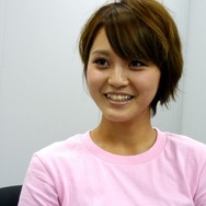 『GRID Autosport』で元レースクイーンと対戦！ 「桃んが」が編集部にやってきた