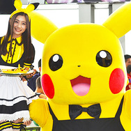 足立梨花、メイド服でアルバイトデビュー！理想のパートナーは“ピカチュウ店長”