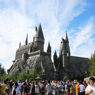 【USJ体験レポ】「ハリポタ」が盛況すぎて、夏休みは特別ライトアップ&営業延長