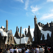 【USJ体験レポ】「ハリポタ」が盛況すぎて、夏休みは特別ライトアップ&営業延長