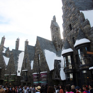 【USJ体験レポ】「ハリポタ」が盛況すぎて、夏休みは特別ライトアップ&営業延長