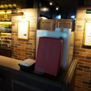 いつでも“謎解き”が楽しめる常設店「なぞともカフェ 新宿」に突撃!感動超大作「ナゾマゲドン」に挑戦するも…