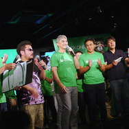 【Xbox One発売】ついに発売開始、真夜中の秋葉原でカウントダウン