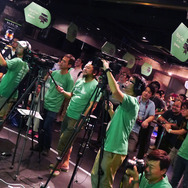 【Xbox One発売】ついに発売開始、真夜中の秋葉原でカウントダウン