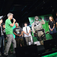 【Xbox One発売】ついに発売開始、真夜中の秋葉原でカウントダウン