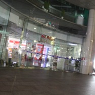 【Xbox One発売】午前2時の池袋は人影なし