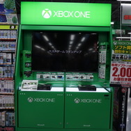 【Xbox One発売】発売当日をフォトレポート、開店前の秋葉原ヨドバシカメラに並ぶファン