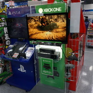 【Xbox One発売】発売当日をフォトレポート、開店前の秋葉原ヨドバシカメラに並ぶファン