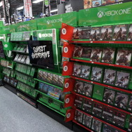 【Xbox One発売】発売当日をフォトレポート、開店前の秋葉原ヨドバシカメラに並ぶファン