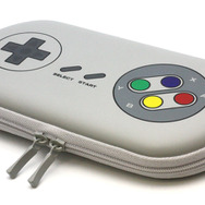 一世を風靡した「あの」レトロコントローラを彷彿とさせる、PS Vita用ポーチが登場