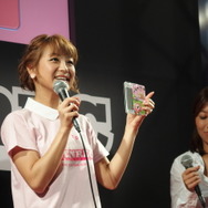 【TGS 2014】スマホゲームを遊んでプレイ動画を投稿！ タレントの鈴木奈々さんも参戦したCyberZブースレポート