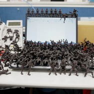 【閲覧注意】食玩「テラフォーマーズ　スワームフィギュア」15,000円分を会社のデスクに並べてみた