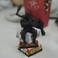 【閲覧注意】食玩「テラフォーマーズ　スワームフィギュア」15,000円分を会社のデスクに並べてみた