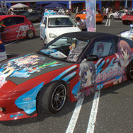 痛車100台が千葉に集結…PCゲームのキャラメインに［写真蔵］