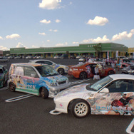 痛車100台が千葉に集結…PCゲームのキャラメインに［写真蔵］