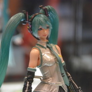 【NYCC 2014】初音ミクやDCヒーローズとのコラボフィギュアも展示されたスクエニブースの現地レポート