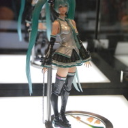 【NYCC 2014】初音ミクやDCヒーローズとのコラボフィギュアも展示されたスクエニブースの現地レポート