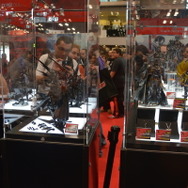 【NYCC 2014】初音ミクやDCヒーローズとのコラボフィギュアも展示されたスクエニブースの現地レポート