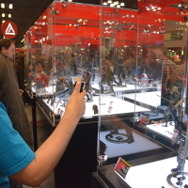 【NYCC 2014】初音ミクやDCヒーローズとのコラボフィギュアも展示されたスクエニブースの現地レポート