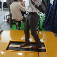 【DCE 2014】OculusによるVR綱渡りを体験!仮想空間なのに、恐怖感で足が竦む