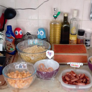 海外ゲーマー女子がホームパーティーを開催！『マイクラ』ゼリーや『メトロイド』ドリンクなど勢揃い