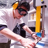 DMM、モノづくりの開発・検証施設を秋葉にオープン！ 約5億円の最新鋭機材が月額で利用可