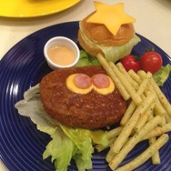 リニューアルした「ぷよクエカフェ」に潜入!新作メニューやタペストリーなど