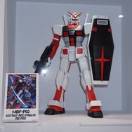 【G-STAR 2014】ガンダムをグフやユニコーン風にアレンジ！「RX-78-2」が36体立ち並ぶガンプラコーナーが熱い