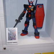 【G-STAR 2014】ガンダムをグフやユニコーン風にアレンジ！「RX-78-2」が36体立ち並ぶガンプラコーナーが熱い