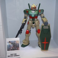 【G-STAR 2014】ガンダムをグフやユニコーン風にアレンジ！「RX-78-2」が36体立ち並ぶガンプラコーナーが熱い