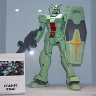 【G-STAR 2014】ガンダムをグフやユニコーン風にアレンジ！「RX-78-2」が36体立ち並ぶガンプラコーナーが熱い