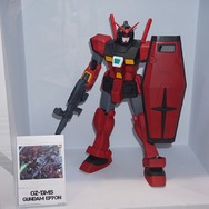 【G-STAR 2014】ガンダムをグフやユニコーン風にアレンジ！「RX-78-2」が36体立ち並ぶガンプラコーナーが熱い