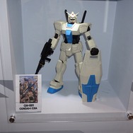【G-STAR 2014】ガンダムをグフやユニコーン風にアレンジ！「RX-78-2」が36体立ち並ぶガンプラコーナーが熱い