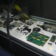 【TGS2008】貴重なファミコンも分解「ゲーム科学博物館」