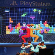 【G-STAR 2014】SCEブースステージで、何故か人間テトリスが行われる