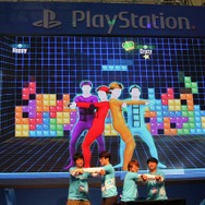 【G-STAR 2014】SCEブースステージで、何故か人間テトリスが行われる