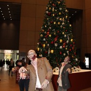 新宿の街にゾンビが出現！？為す術もなく襲われたインサイド編集部の運命は…