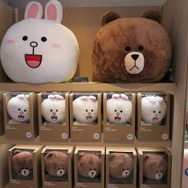 LINEファンの聖地!? 13日オープンの原宿「LINE FRIENDS STORE」をブラウン好きの編集長がチェック！