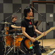 「FFXIV FAN FESTIVAL 2014」でライブ演奏した祖堅正慶氏率いるバンド「THE PRIMALS」のリハーサルスタジオに特別潜入