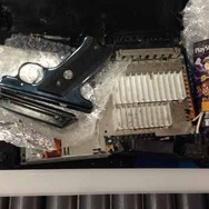 PS2の中に銃を隠して密輸しようとした男、NYの空港で捕まる