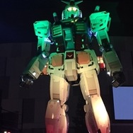 実物大ガンダムが冬をロマンチックに演出 さらにお台場に“1/10G-セルフ”登場