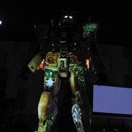 実物大ガンダムが冬をロマンチックに演出 さらにお台場に“1/10G-セルフ”登場