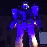 実物大ガンダムが冬をロマンチックに演出 さらにお台場に“1/10G-セルフ”登場
