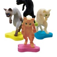 猫背すぎるネコのフィギュア第2弾「猫背2」がガシャポンで発売中、さまざまな猫背が全12種類