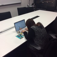 猫背すぎるネコのフィギュア第2弾「猫背2」がガシャポンで発売中、さまざまな猫背が全12種類