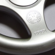 高級感溢れるメタリック感